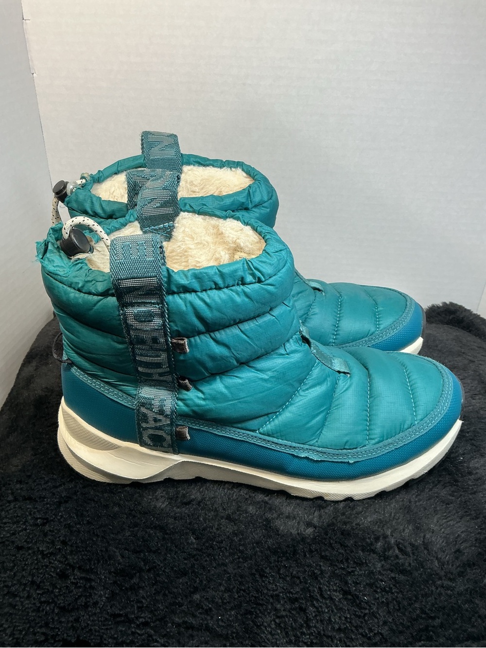 The North Face ThermoBall Lace-Up Winter Boots Women’s Size 11 Teal Green NF0A4A
